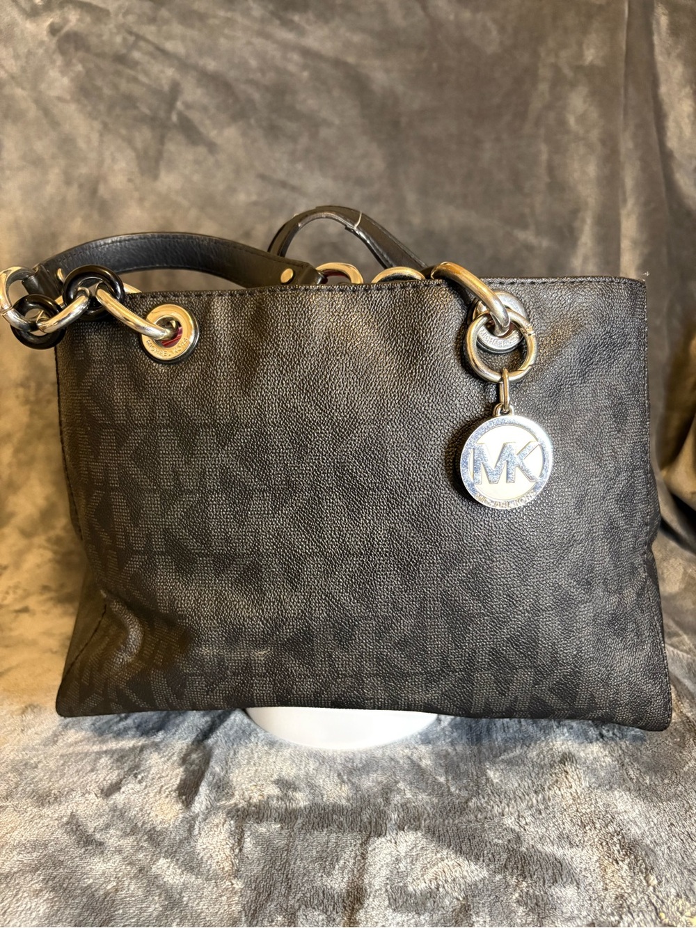 MICHAEL Michael Kors Cynthia Satchel
  - Picture 2 of 6